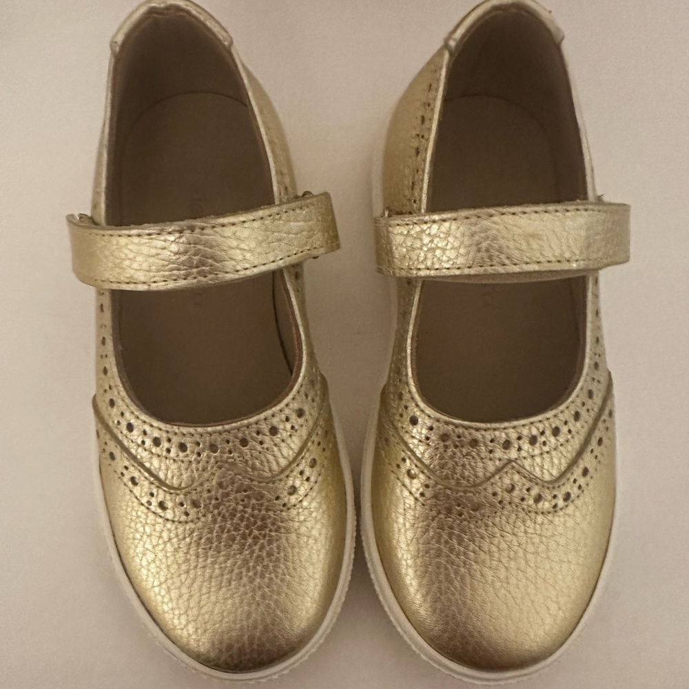 Toddler girl brand new shoes - Elephantiti US 10